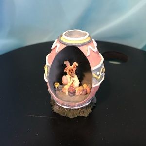 Boyd’s Resin Peek a Boo Easter Egg